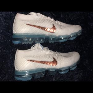 NIKE AIR VAPORMAX FLYKNIT